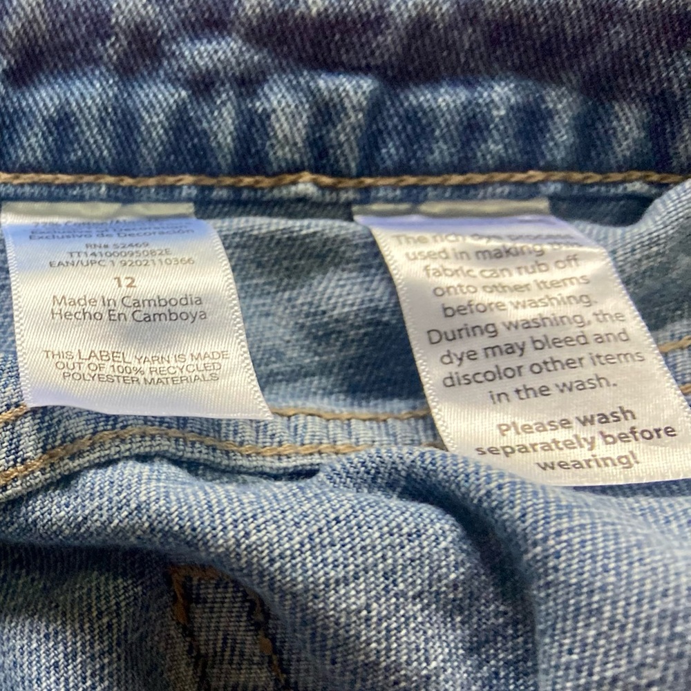 Time and Tru Blue Floral Jean Shorts - Picture 2 of 3